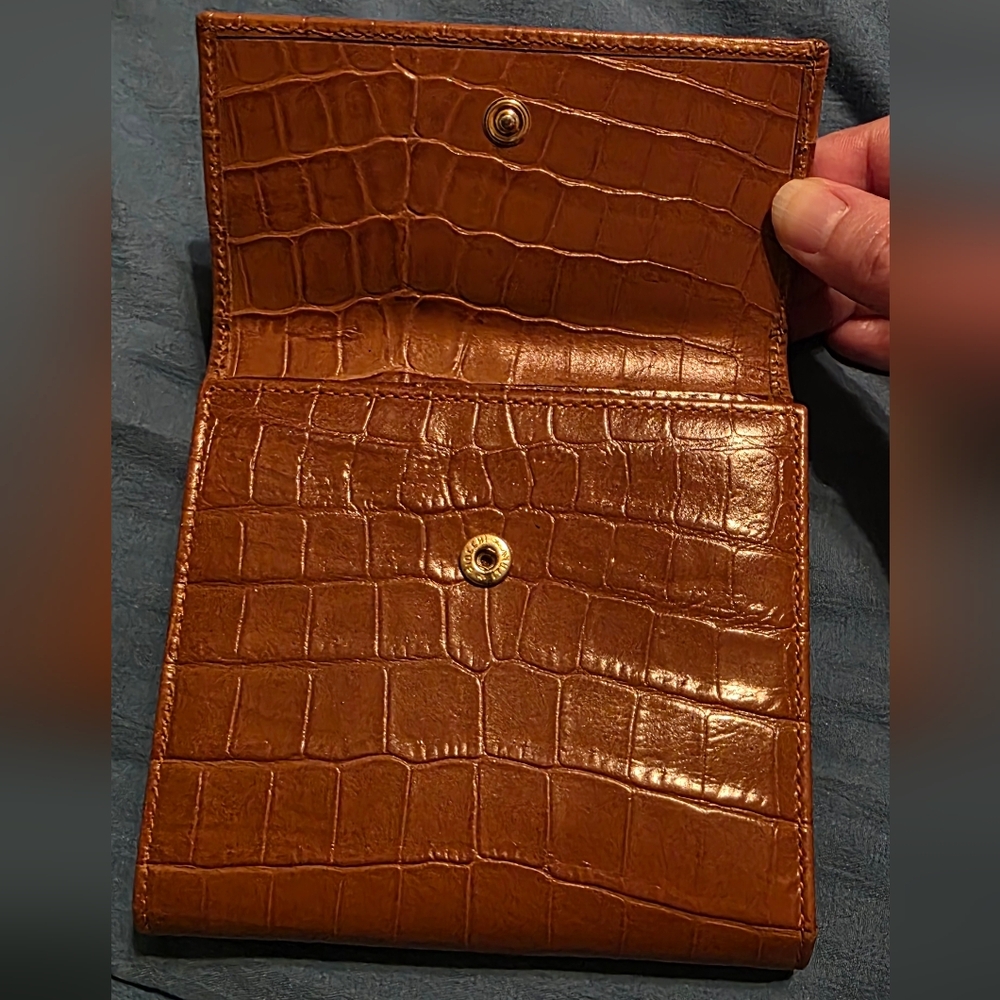 Salvatore Ferragamo Tan Croc-Embossed Wallet - Picture 4 of 8
